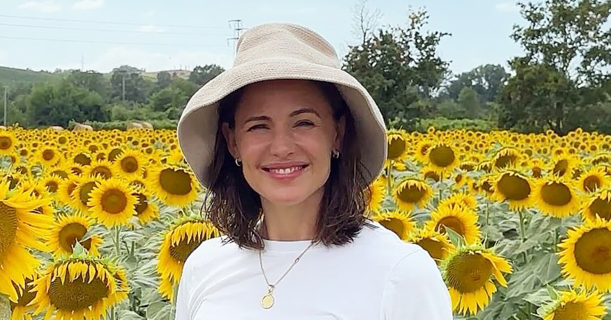 EXCLUSIVE: Jennifer Garner Shares 1 Simple Question That Leads to Happiness