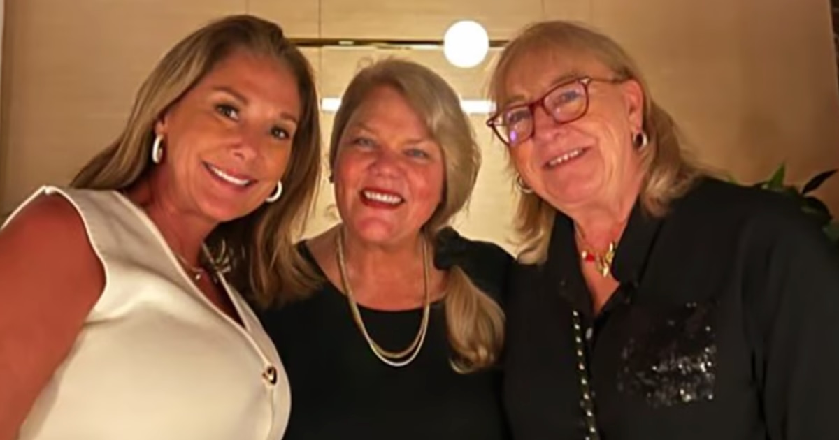 Taylor Swift's Mom Poses With Donna Kelce and Randi Mahomes in Rare Pic