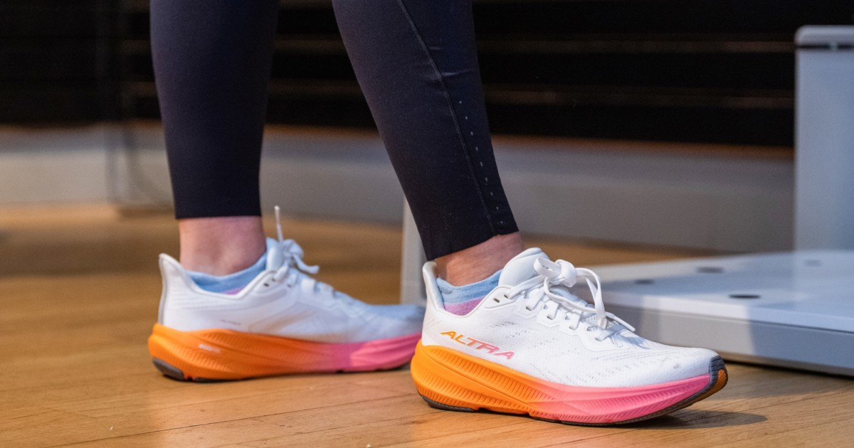 The Best Walking Shoes for Wide Feet, According to Experts