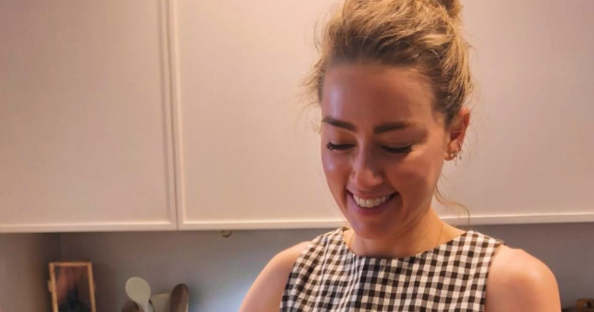 Amber Heard Shares Rare Photo of Daughter Oonagh in Thanksgiving Post