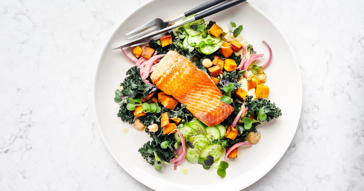 Should You Follow the New Food Pyramid? Dietitians Weigh In