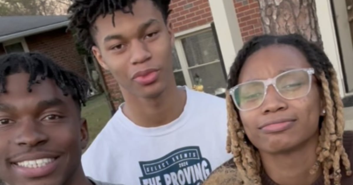 3 Grown Siblings Hilariously React to Mom's Surprise Pregnancy
