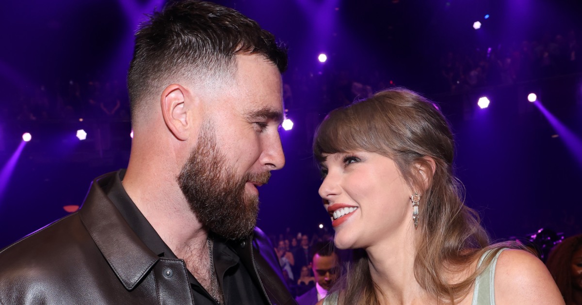 Taylor Swift and Travis Kelce step out for the iHeartRadio Music Awards.