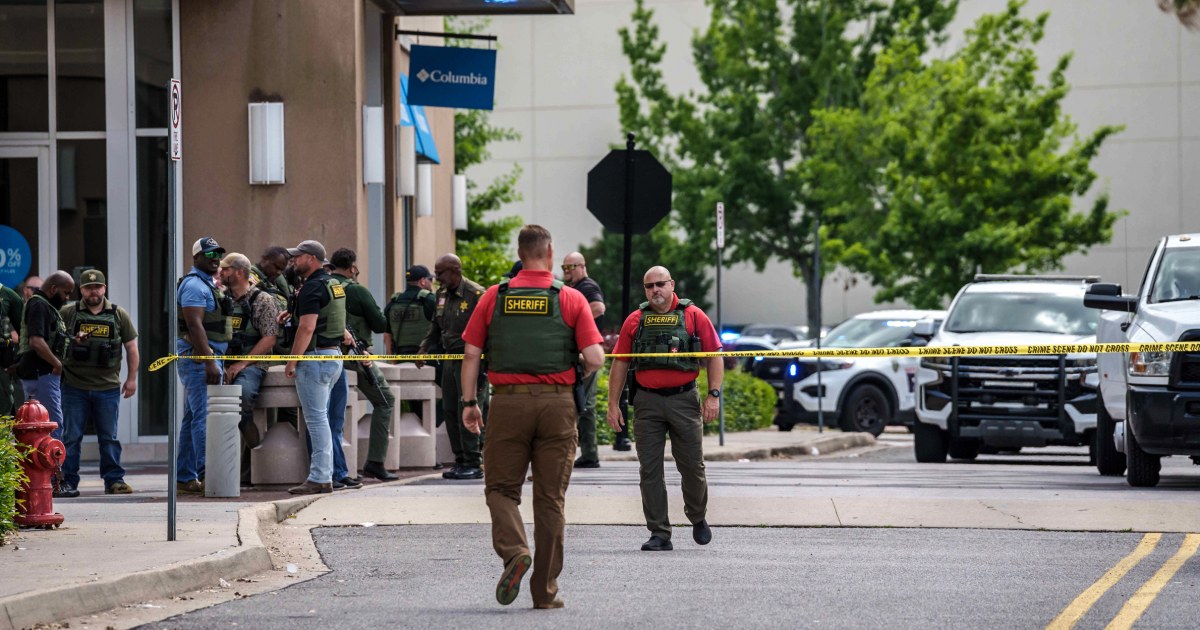 One person was killed and five others were injured in a shooting at a Louisiana shopping mall Thursday, April 23, that occurred when two groups began shooting at each other, police said.
