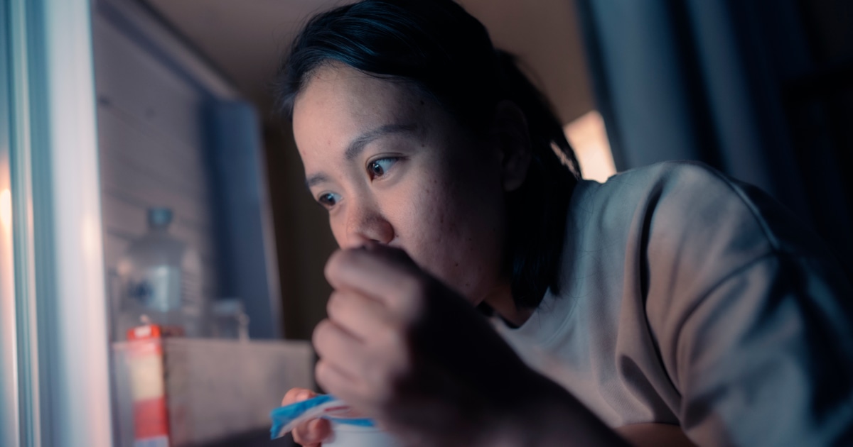 4 Late-Night Habits A Cardiologist Avoids to Improve Heart Health