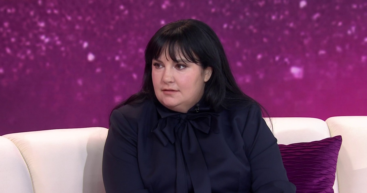 At 31, Dunham underwent a hysterectomy to manage the painful condition.