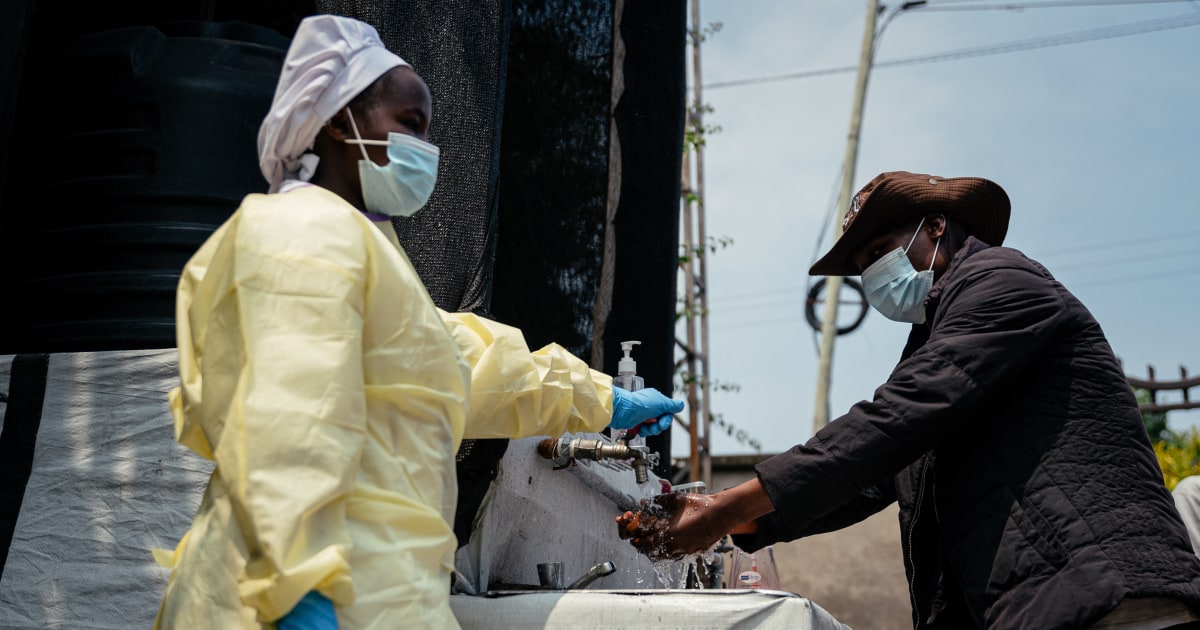 Why the Ebola Outbreak Is More Concerning to Health Experts Than Hantavirus