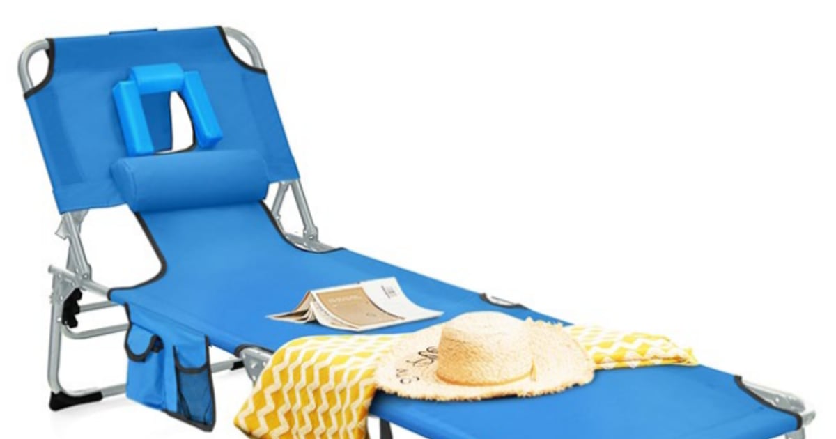 The Giantex outdoor lounge chairs were sold on Amazon.