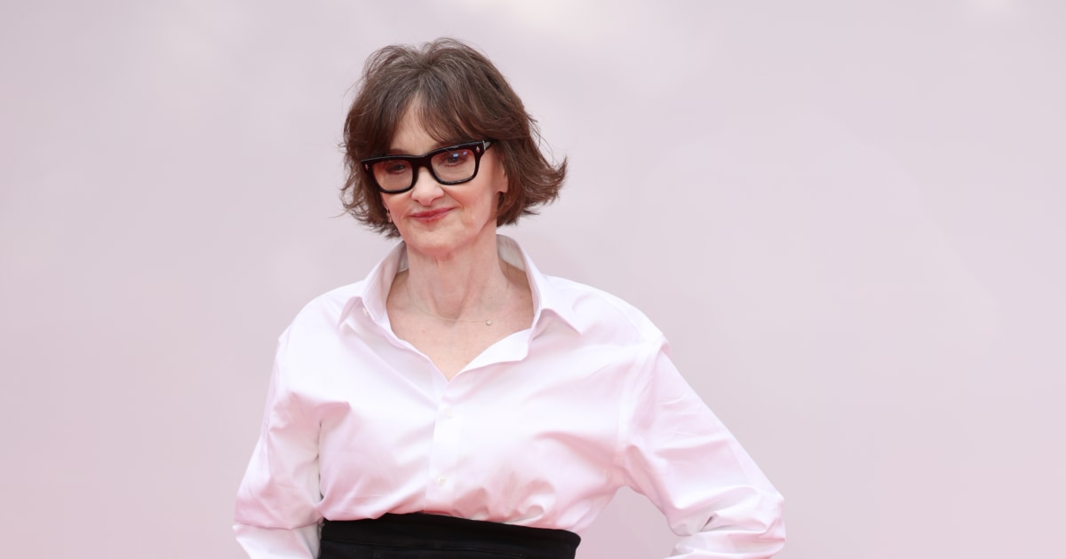 Joan Cusack Poses on Red Carpet for the First Time Since 2015 for ‘Toy Story 5’