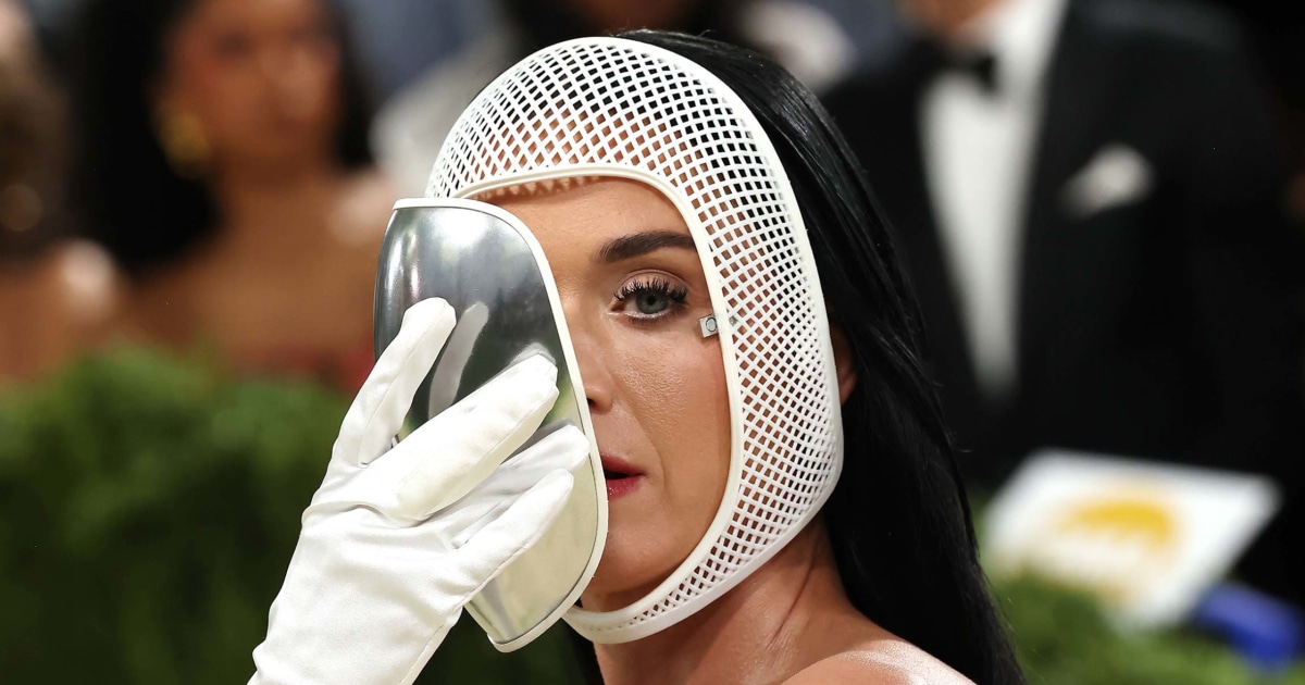 Katy Perry Draws Eyes at 2026 Met Gala With Unique Mask