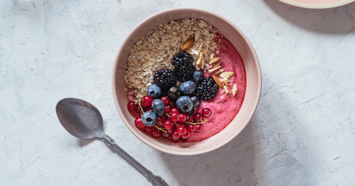 What to Eat in a Day to Avoid Acid Reflux, According to a Dietitian
