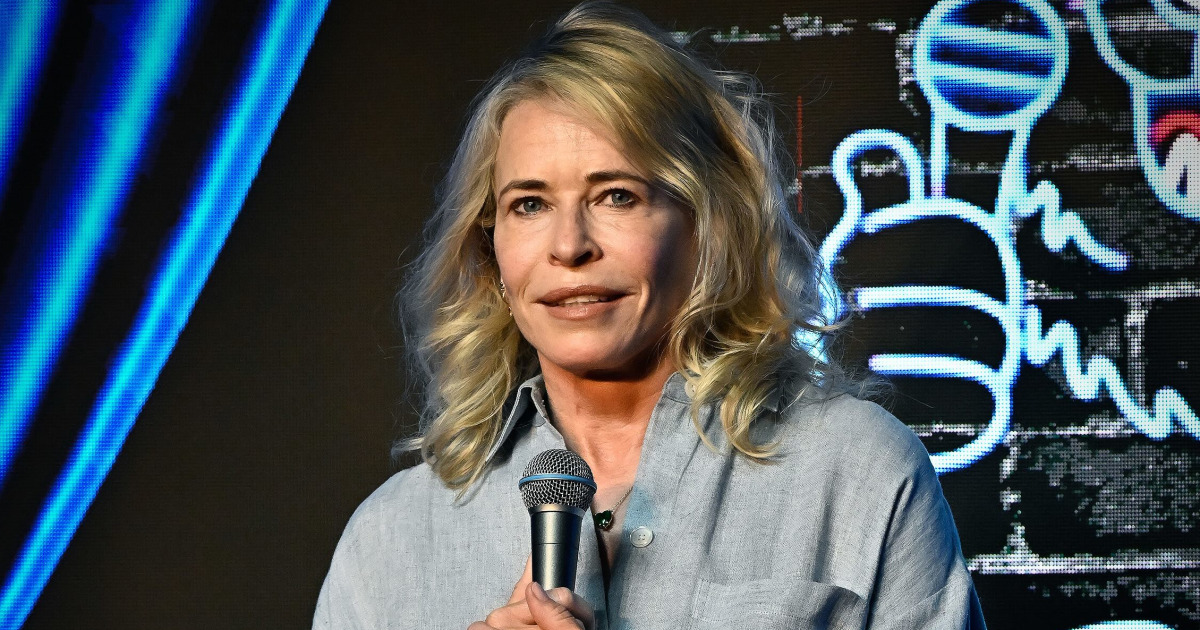 Chelsea Handler's Open Letter To Family's ‘Lack Of Manners' On Vacation Has The Internet Divided