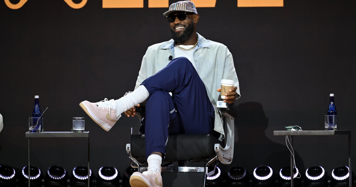 LeBron James Signs With The Philadelphia 76ers After Weeks Of Deliberation