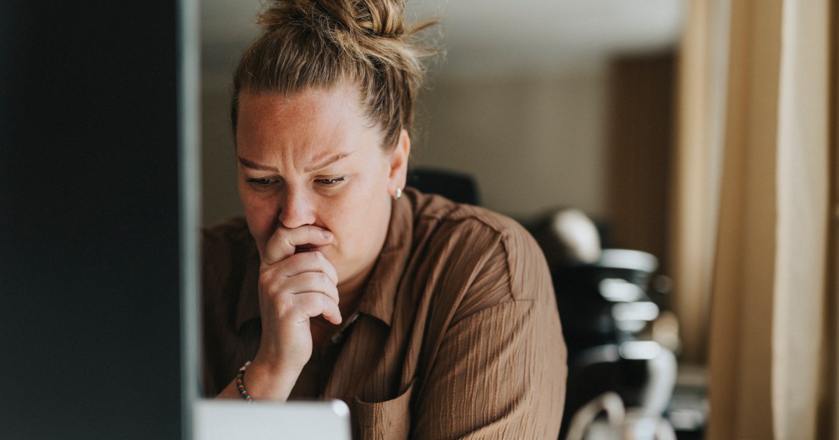 This 1 Behavior Is Ruining Your Attention Span — And You Probably Don’t Know You’re Doing It, Therapist Says