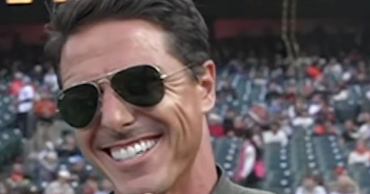 People Can't Handle How Closely This ‘Maverick' Resembles Tom Cruise