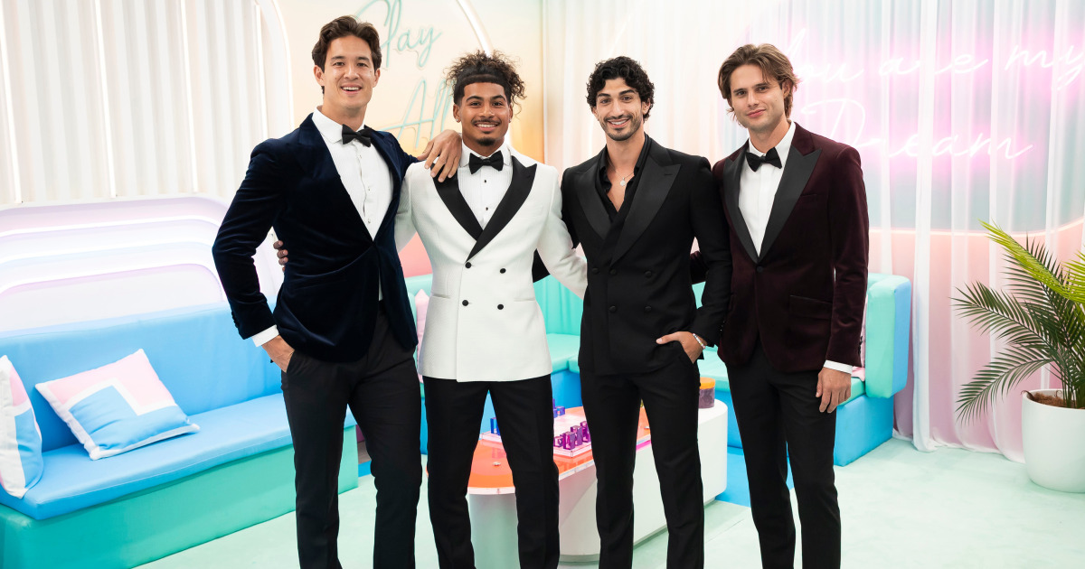 ‘Love Island USA' Boys Show Off The Chinese Skills They Learned From Carl Schmidt