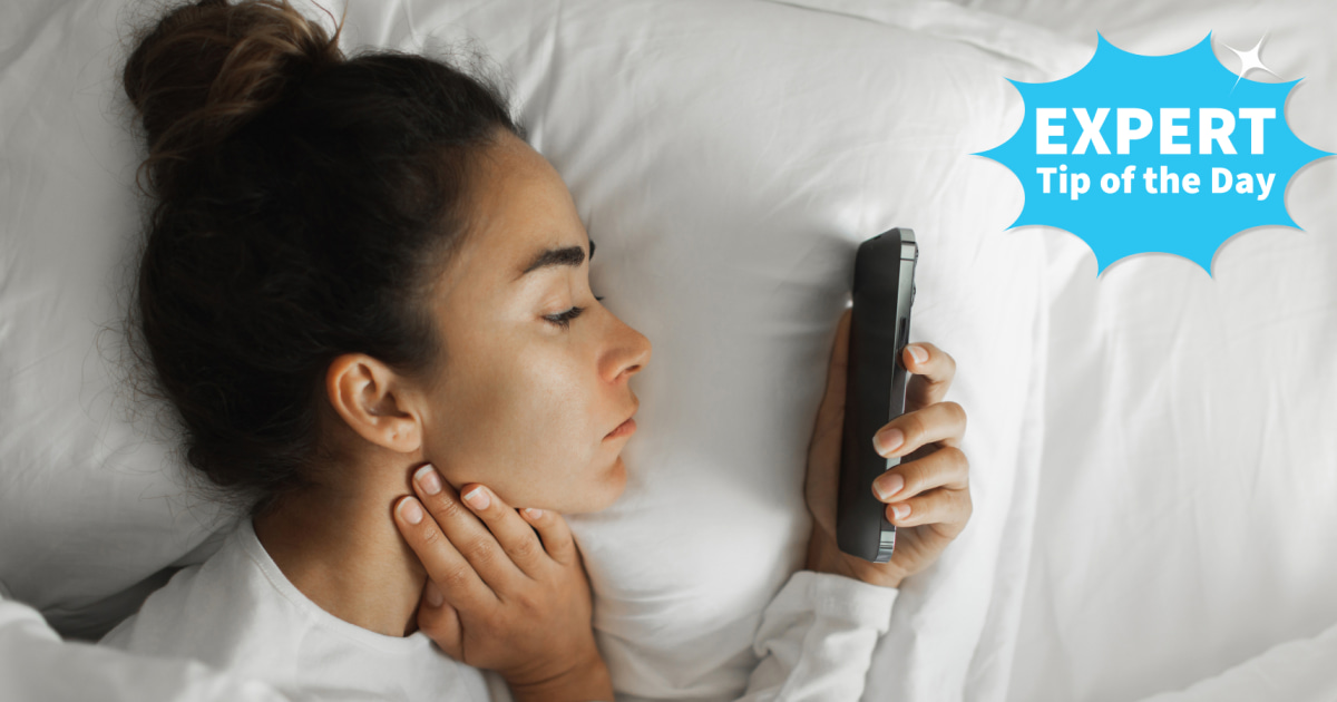 This Is the First Thing You Should Do If You Want to Use Your Phone Less, Therapist Says