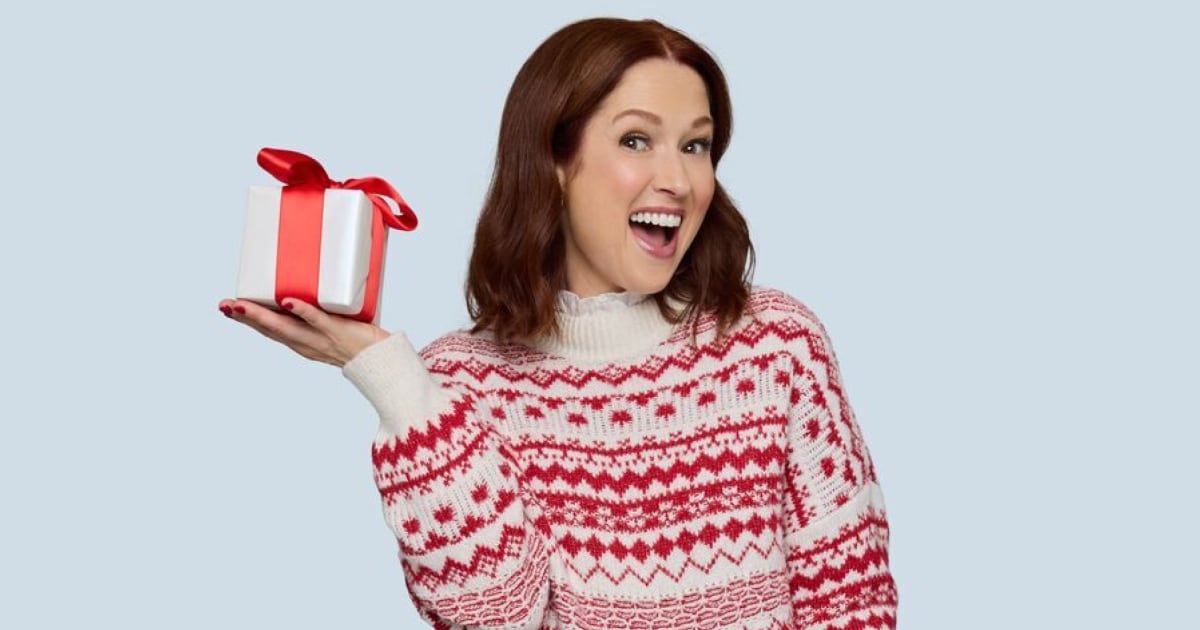 Ellie Kemper Settles the Debate: This Is What You Should Actually Get Moms for the Holidays