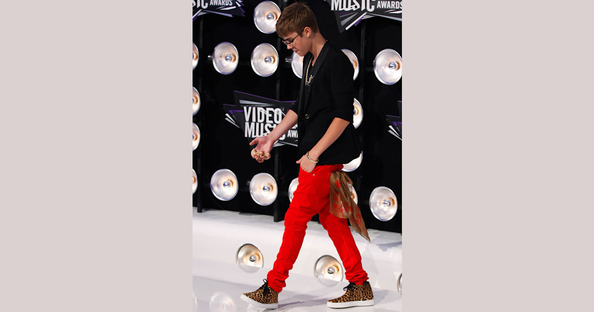 Justin Bieber's pet snake attends VMAs