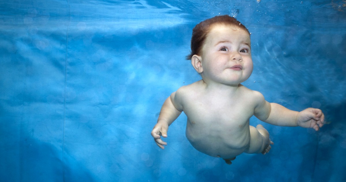 Baby discount under water