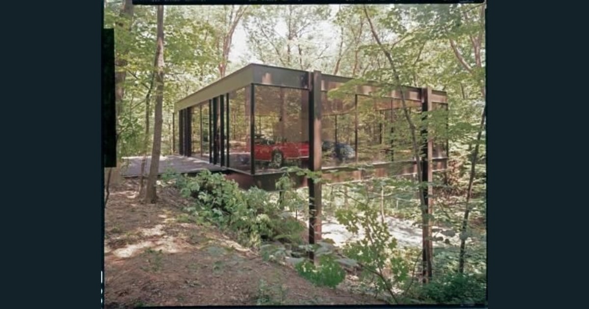 Oh, yeaaahh Iconic house from 'Ferris Bueller's Day Off' for sale
