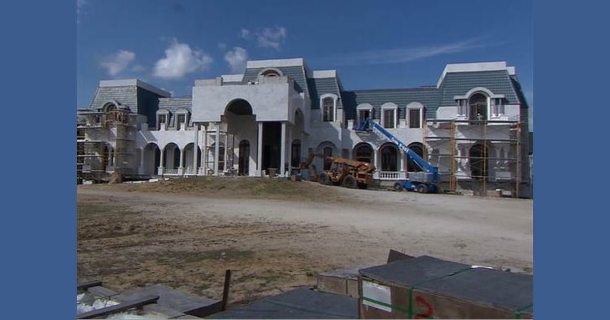 Construction resumes on nation's largest home Florida couple's