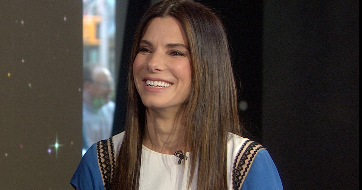 59 and thriving!😍 Sandra Bullock has truly aged with grace! What is your  favorite Sandra film? Let us know in the comments! #laurageller …