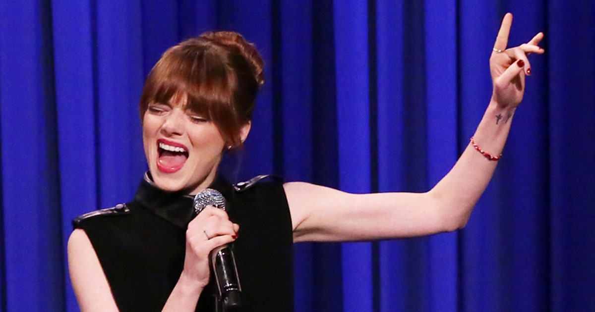 All she does is win Emma Stone has an epic lipsync battle with Jimmy