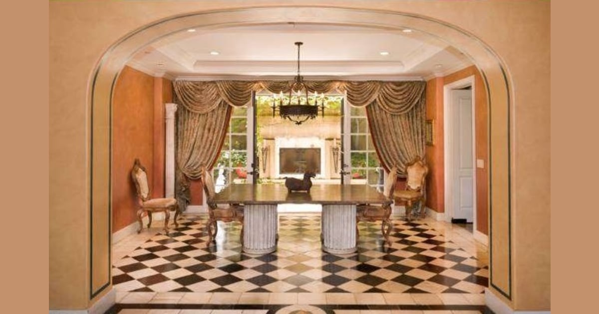 Mischa Barton facing foreclosure in Beverly Hills