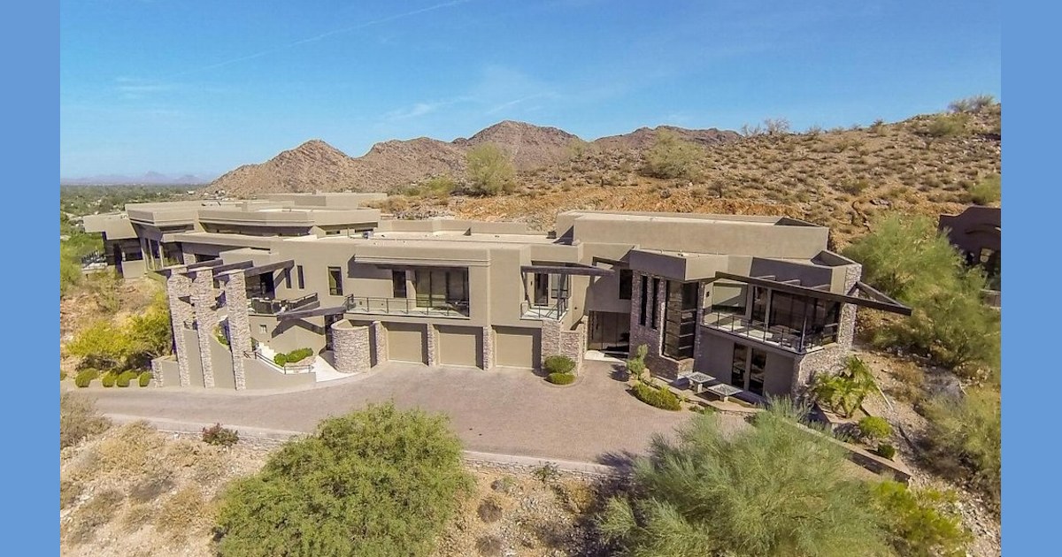 Giants' Tim Lincecum lists giant Arizona mansion