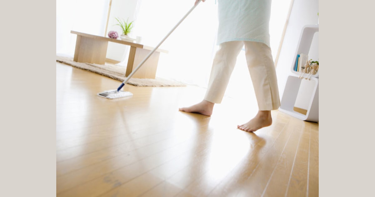 How To Clean Hardwood Floors 101, Can You Clean Hardwood Floors With Vinegar And Baking Soda