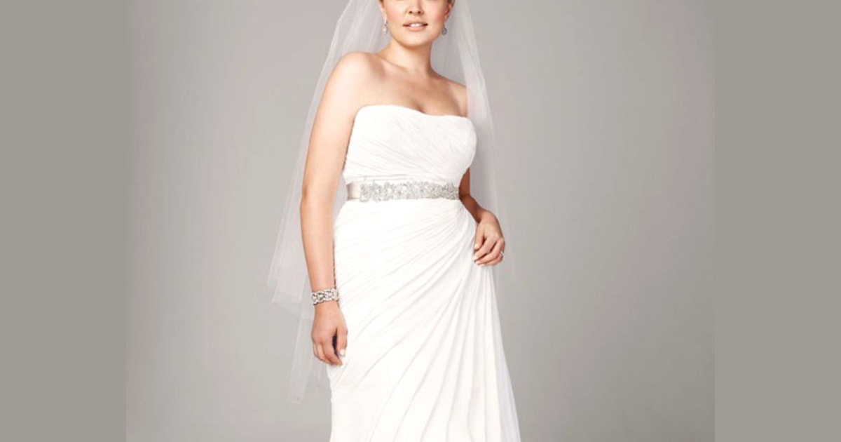 plus size asymmetrical wedding dress Plus-Size Romantic And Classic Strapless Lace A-Line Wedding Dress main image 1