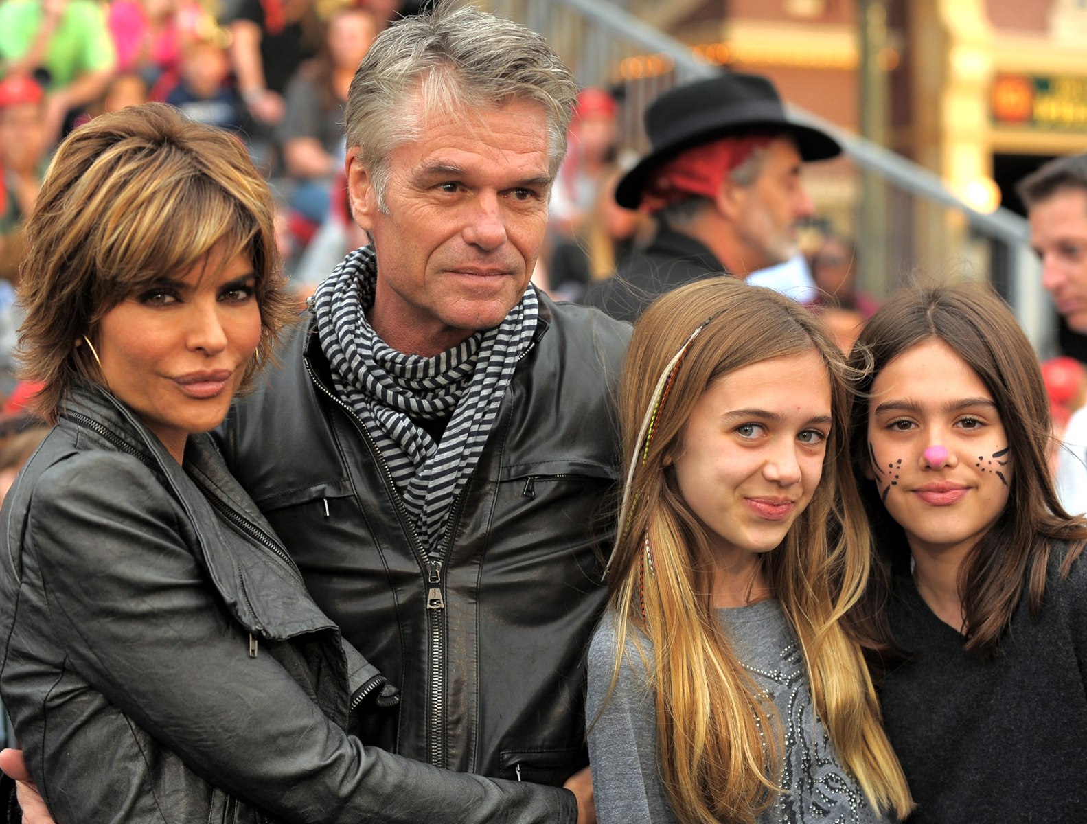 Дэвид бекхэм и харпер. Отец метью макконахи. Розалинд арушу аркадину алталун флоренс турман-бюссон. Метью макконахи. Сын мэттью макконахи.