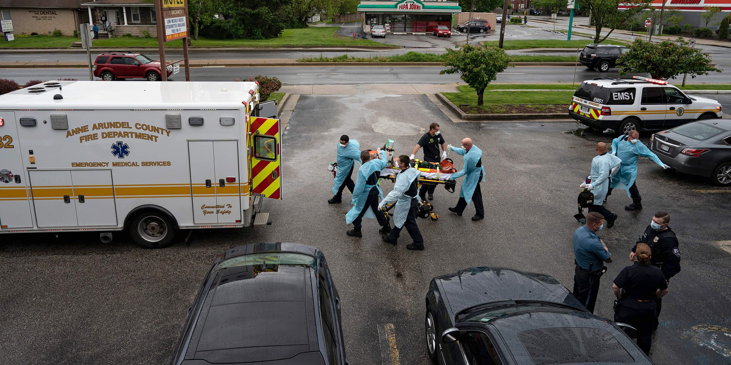 Alternate text Alternate text