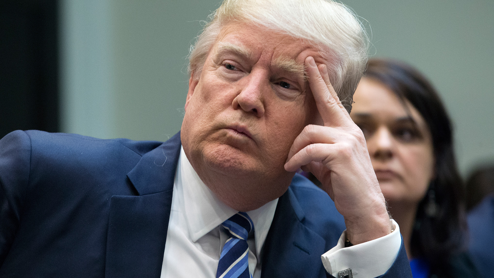 donald-trump-pensativo