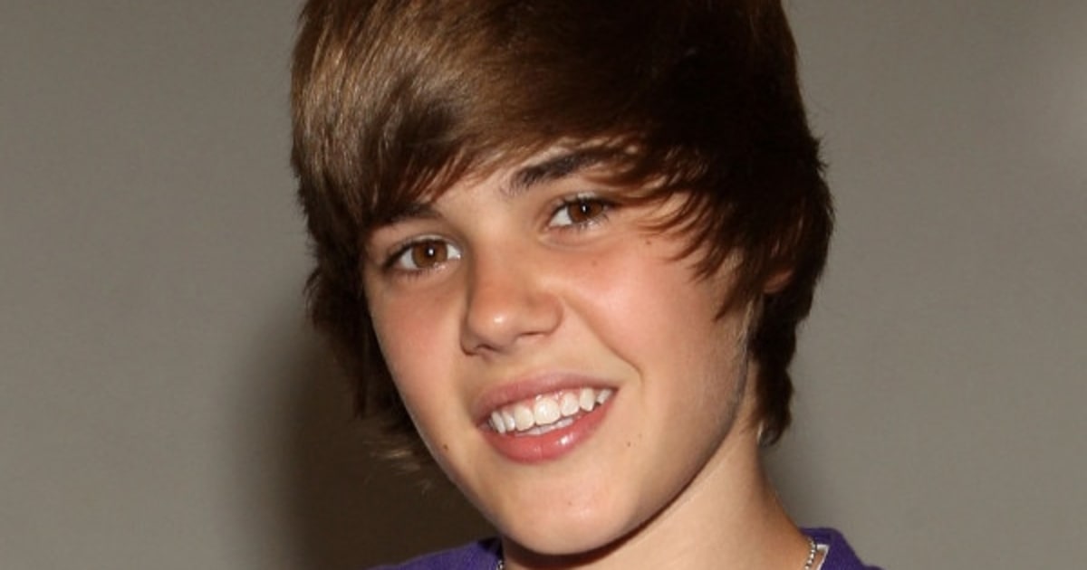 Justin Bieber Turns 25 Look Back at His Evolution(01)