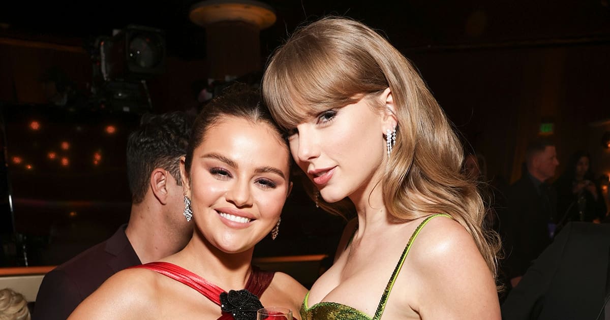 Тейлър Суифт и Селена Гомез аплодират Травис Келс по време на мача между Чийфс и Тексас