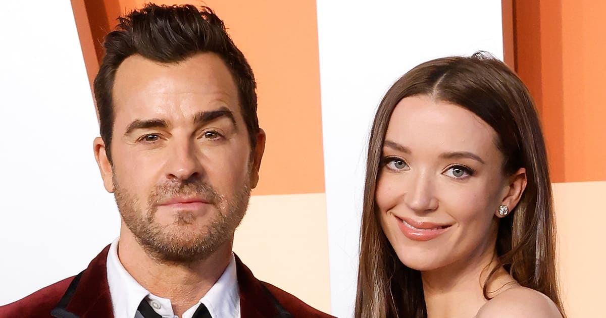 
                        Justin Theroux, Wife Nicole Brydon Bloom Expecting First Baby Together
   ...