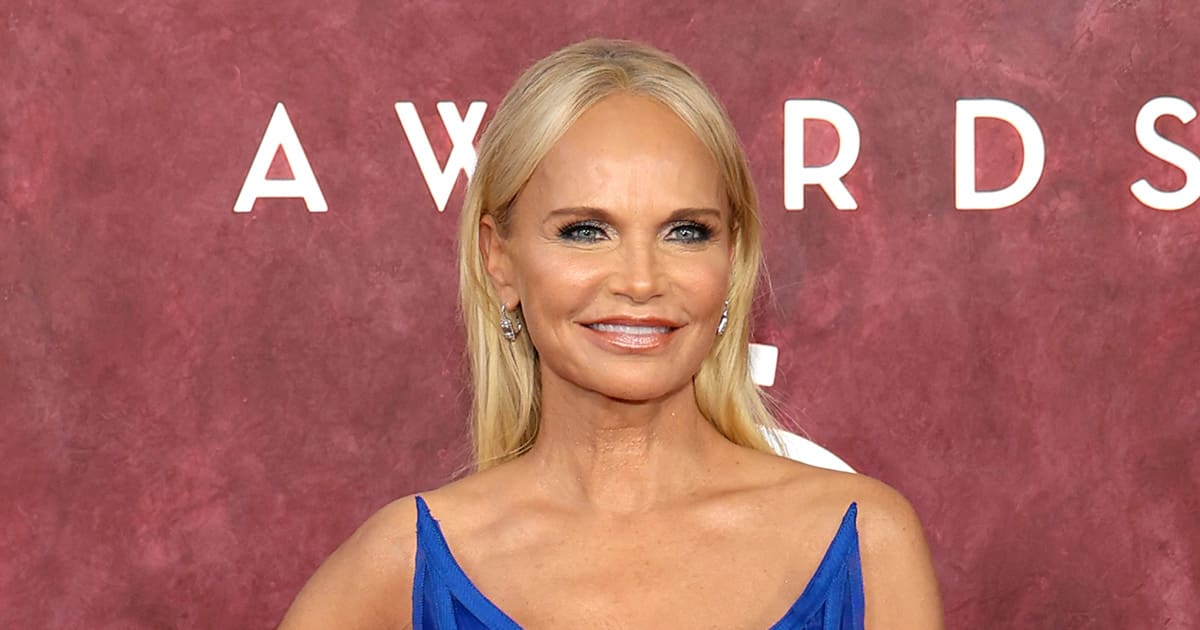 Tony Awards Kristin Chenoweth Reveals If She's In Wicked For Good(01)