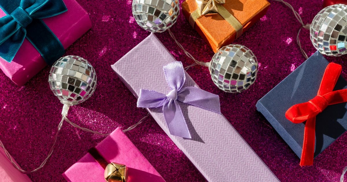 Holiday Stocking Stuffers Under $25 That Feel Totally Luxe thumbnail