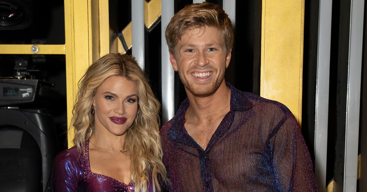 Dancing With the Stars’ Witney Carson Shares Handwritten Note From Robert Irwin Ahead of Tough Finale