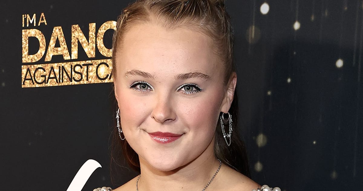 JoJo Siwa Reveals Hospitalization Hours Before Black Friday Concert