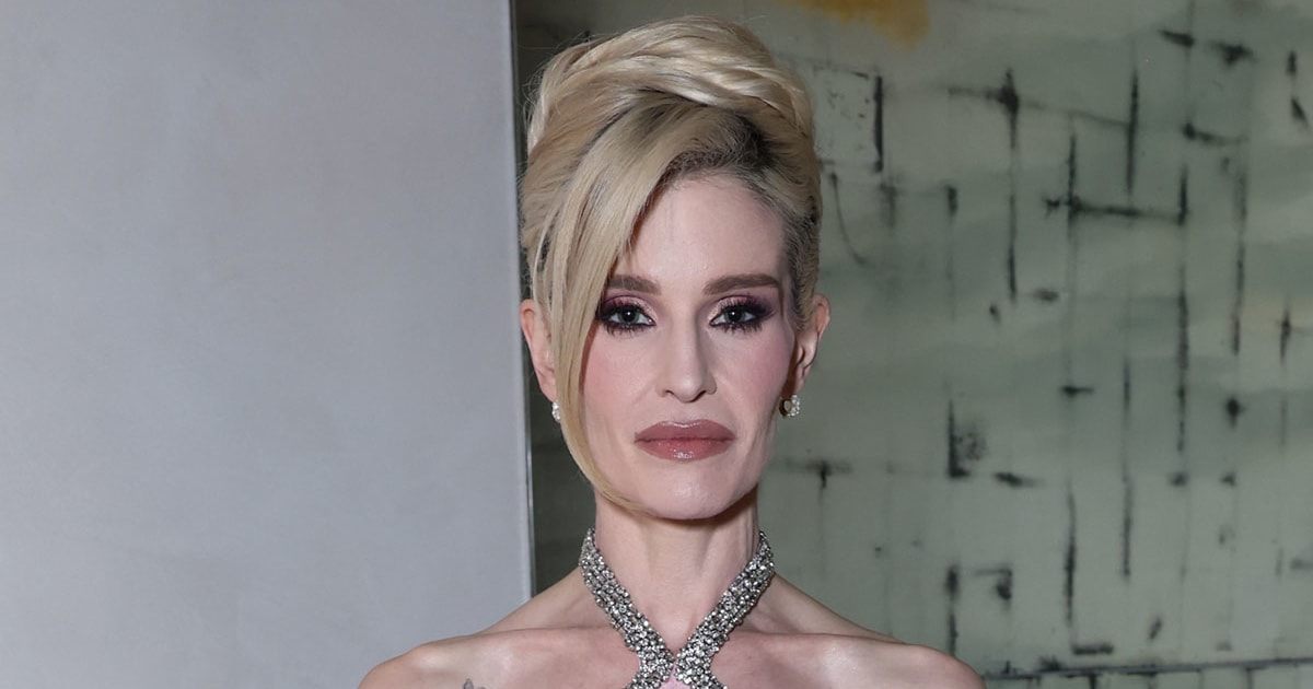 Kelly Osbourne Makes Rare Appearance to Accept Award for Ozzy Osbourne