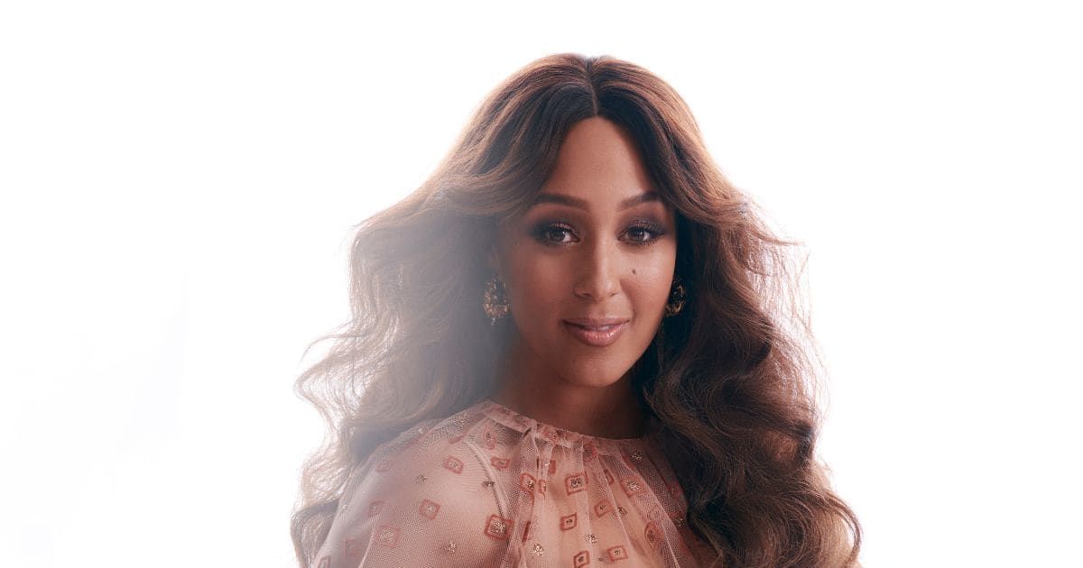 
                        Shop Tamera Mowry-Housley Fave Holiday Gifts
                