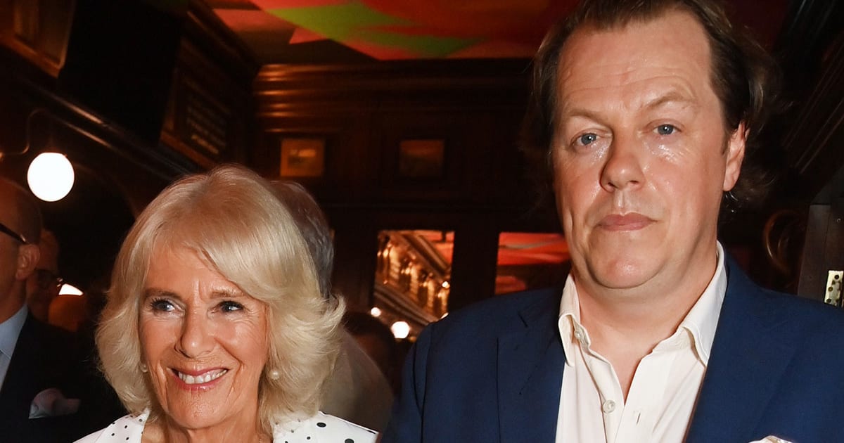 Синът на съпругата на крал Чарлз III кралица Камила Том