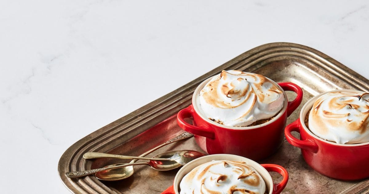 
                        Shopping for a Home Chef: 9 Holiday Kitchen Gifts Theyâ€™ll Actually...